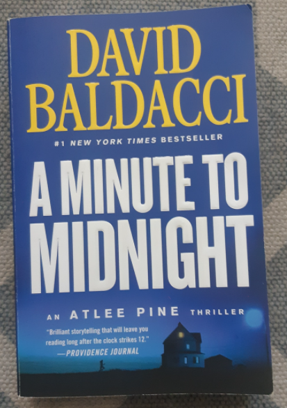 A Minute to Midnight: An Atlee Pine Thriller by David Baldacci